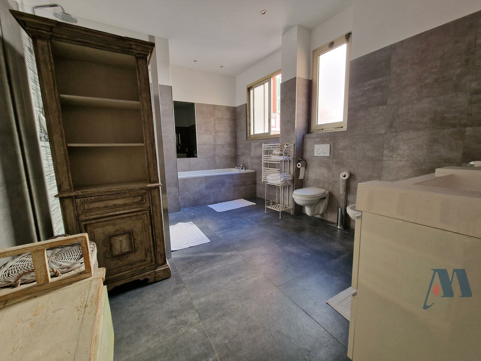 4/5 ROOM APARTMENT - LA ROUSSE - ST ROMAN - 4 / 5