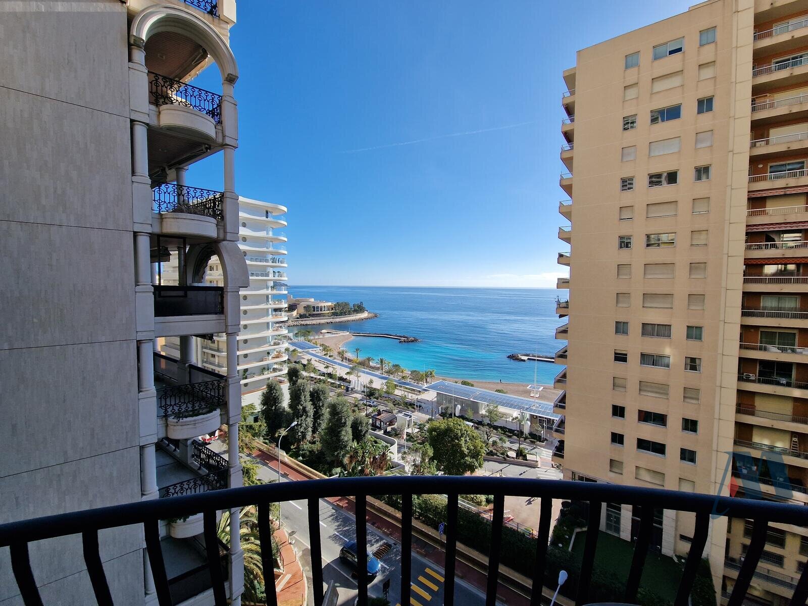 APPARTEMENT 4/5 PIECES - LA ROUSSE - ST ROMAN - 1 / 14