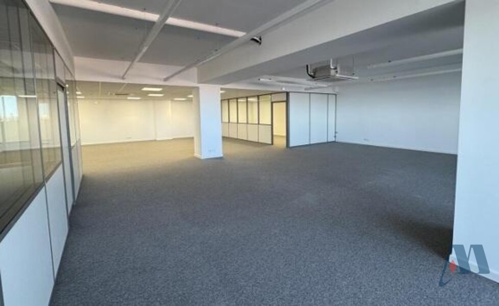 LOCAL COMMERCIAL - FONTVIEILLE - 3 / 6
