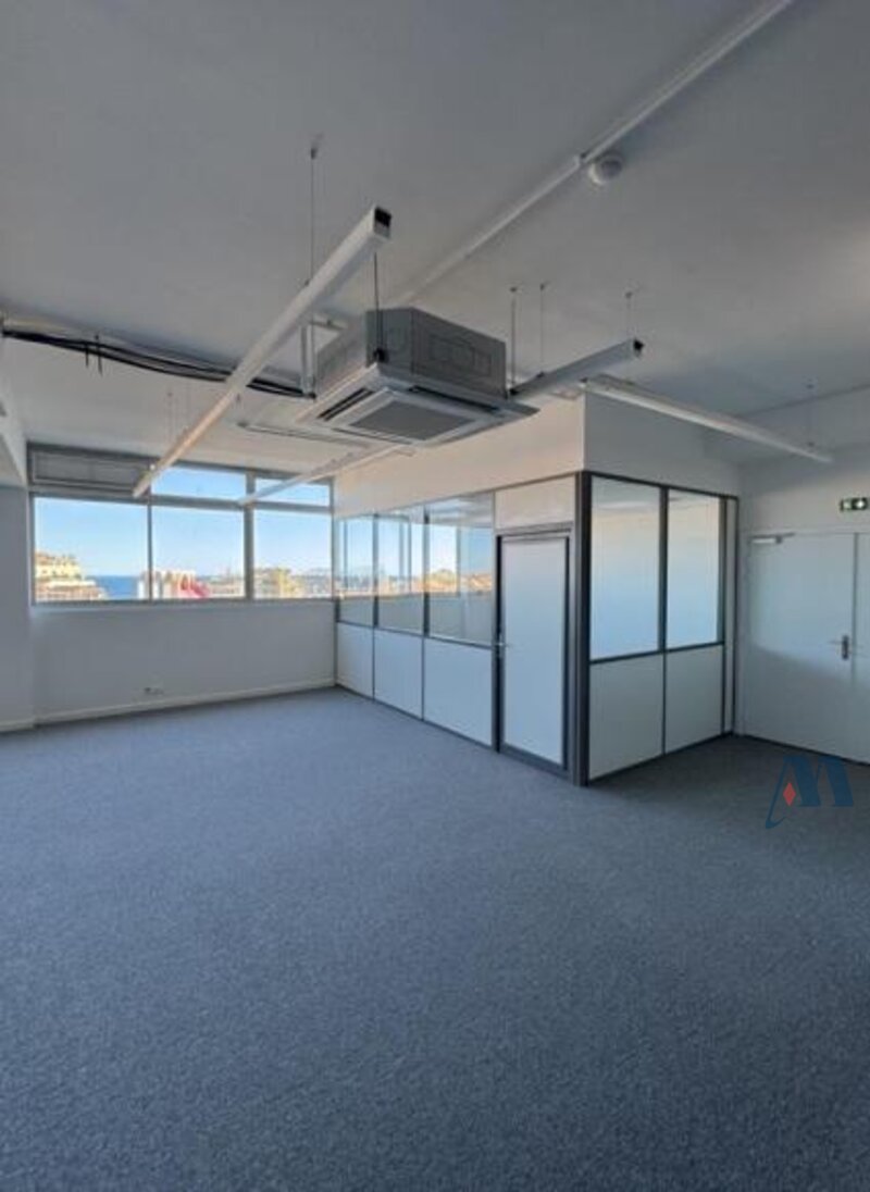 LOCAL COMMERCIAL - FONTVIEILLE - 4 / 6