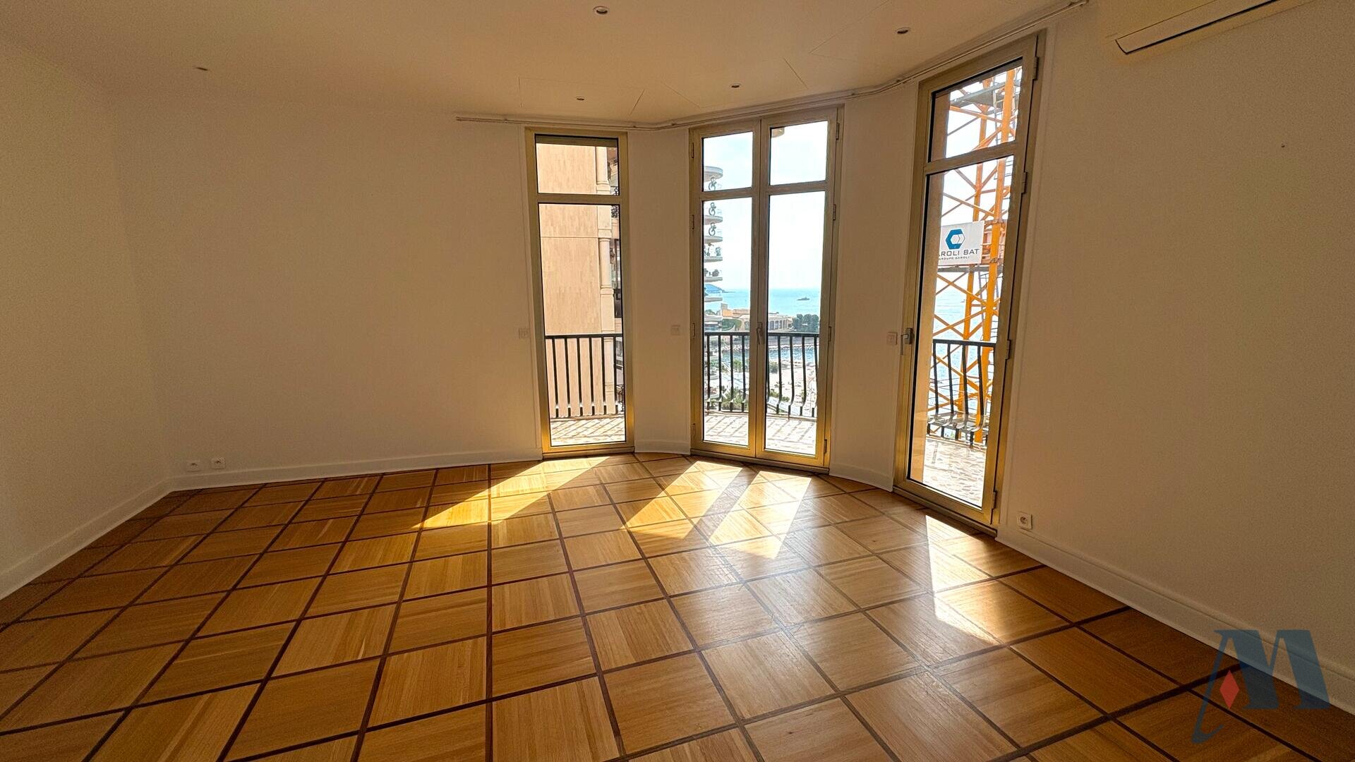 APPARTEMENT 4/5 PIECES - LA ROUSSE - ST ROMAN - 3 / 14