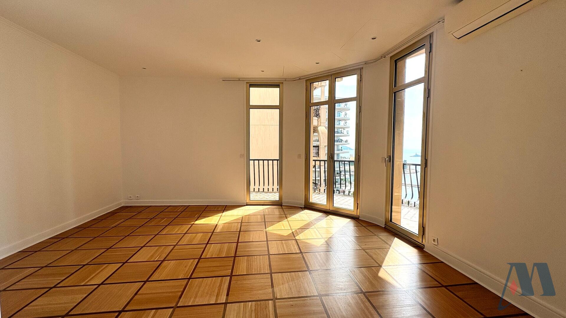 4/5 ROOM APARTMENT - LA ROUSSE - ST ROMAN - 4 / 11