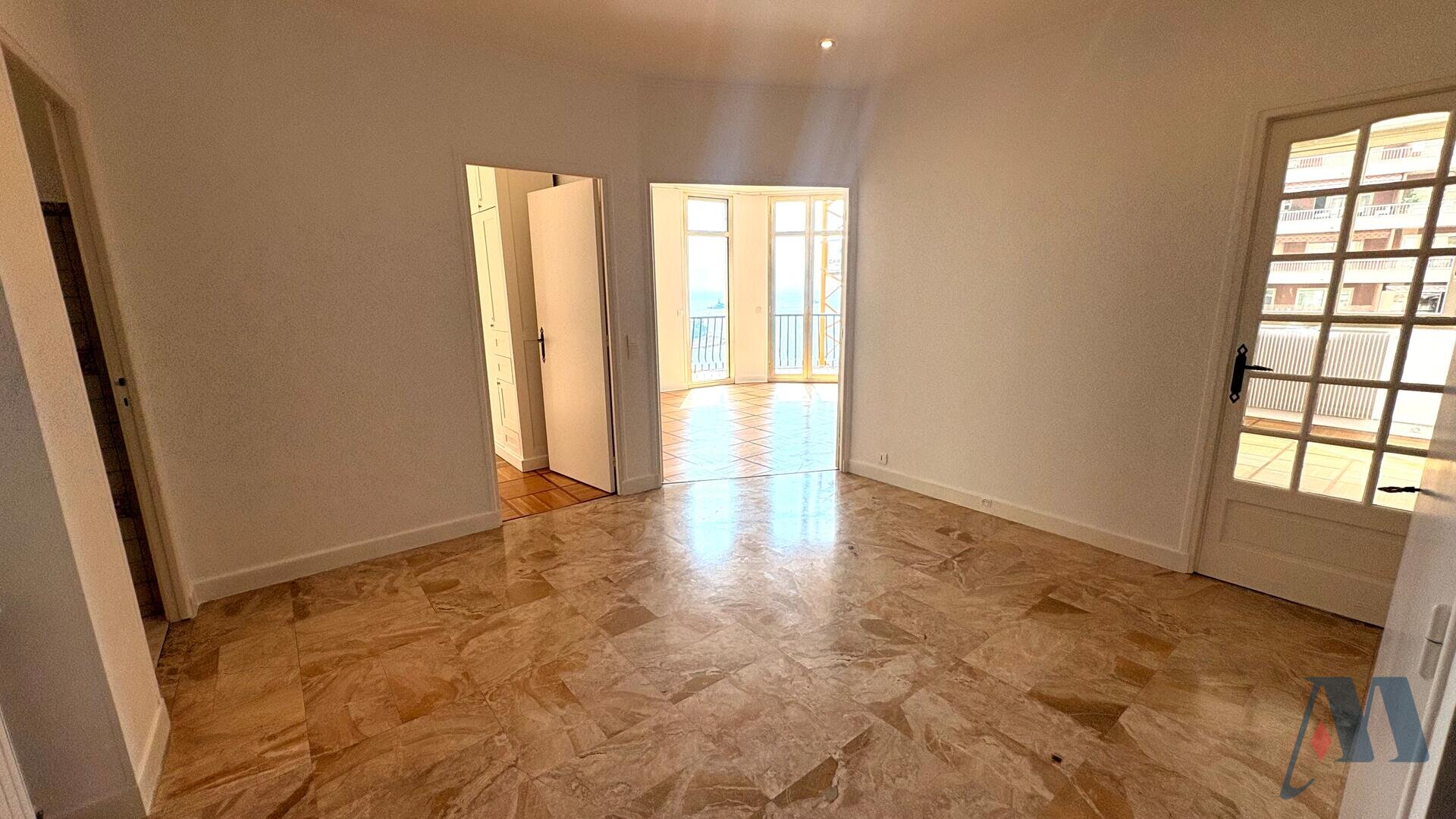 APPARTEMENT 4/5 PIECES - LA ROUSSE - ST ROMAN - 5 / 14
