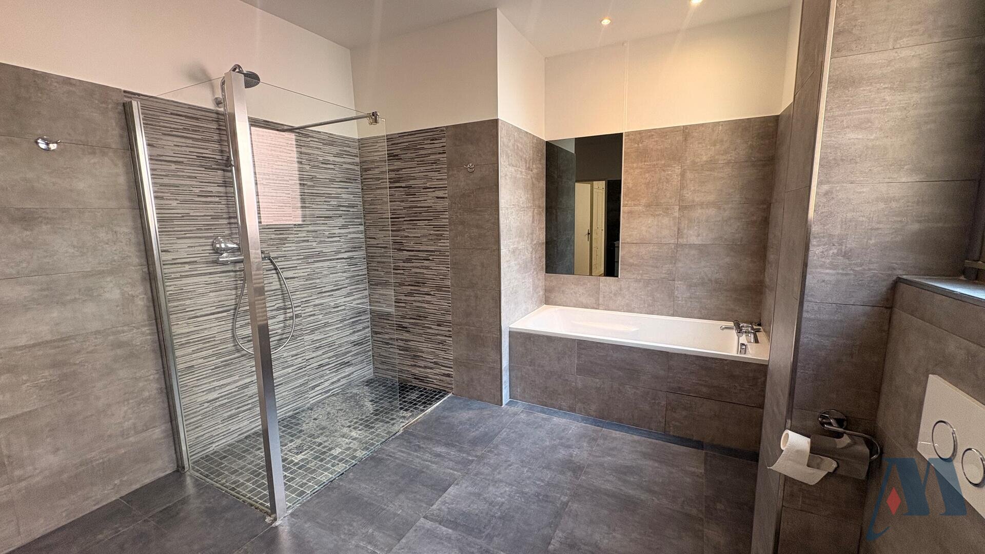APPARTEMENT 4/5 PIECES - LA ROUSSE - ST ROMAN - 13 / 14