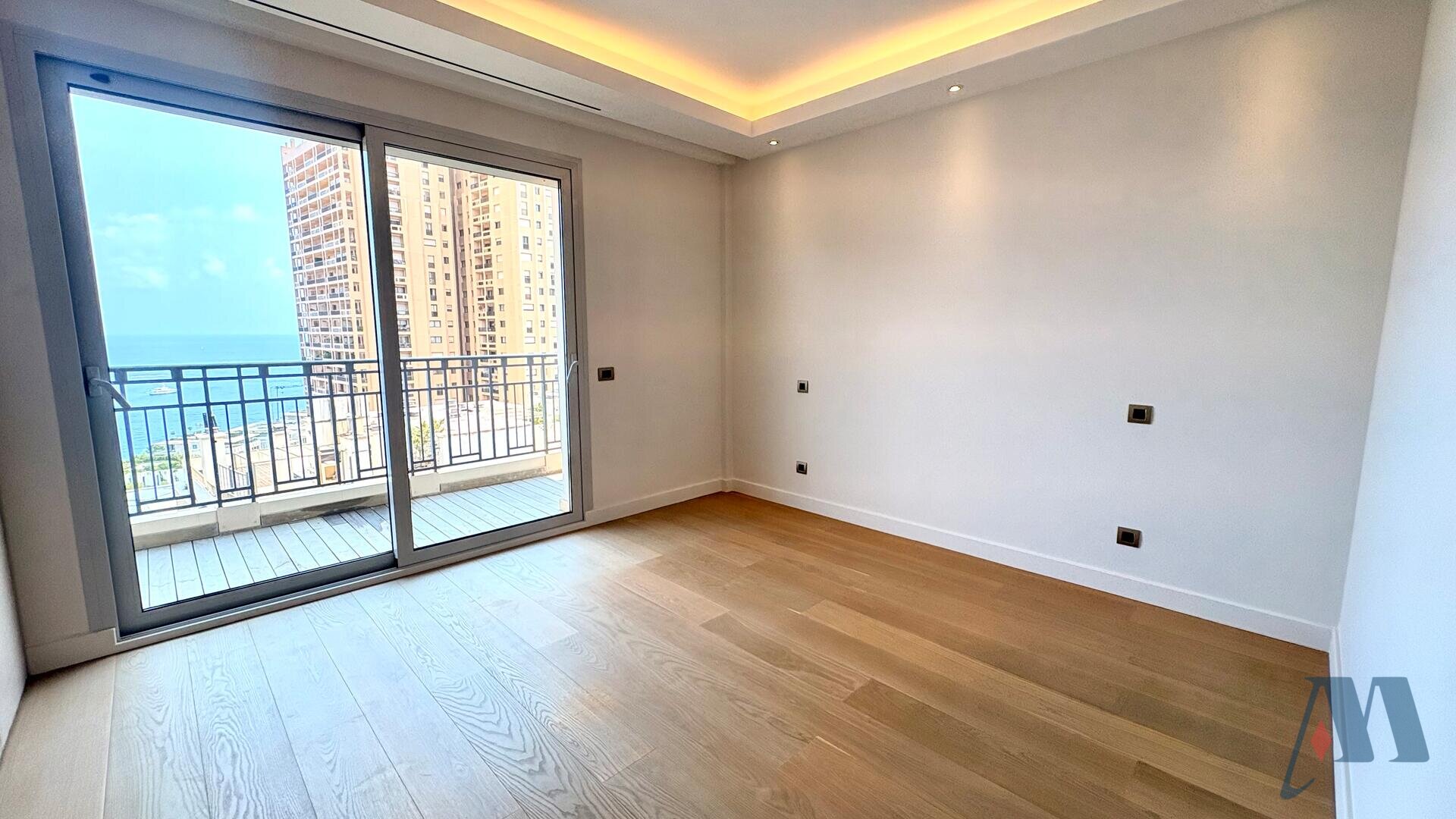 5 ROOM APARTMENT - CARRÉ D'OR - 6 / 18