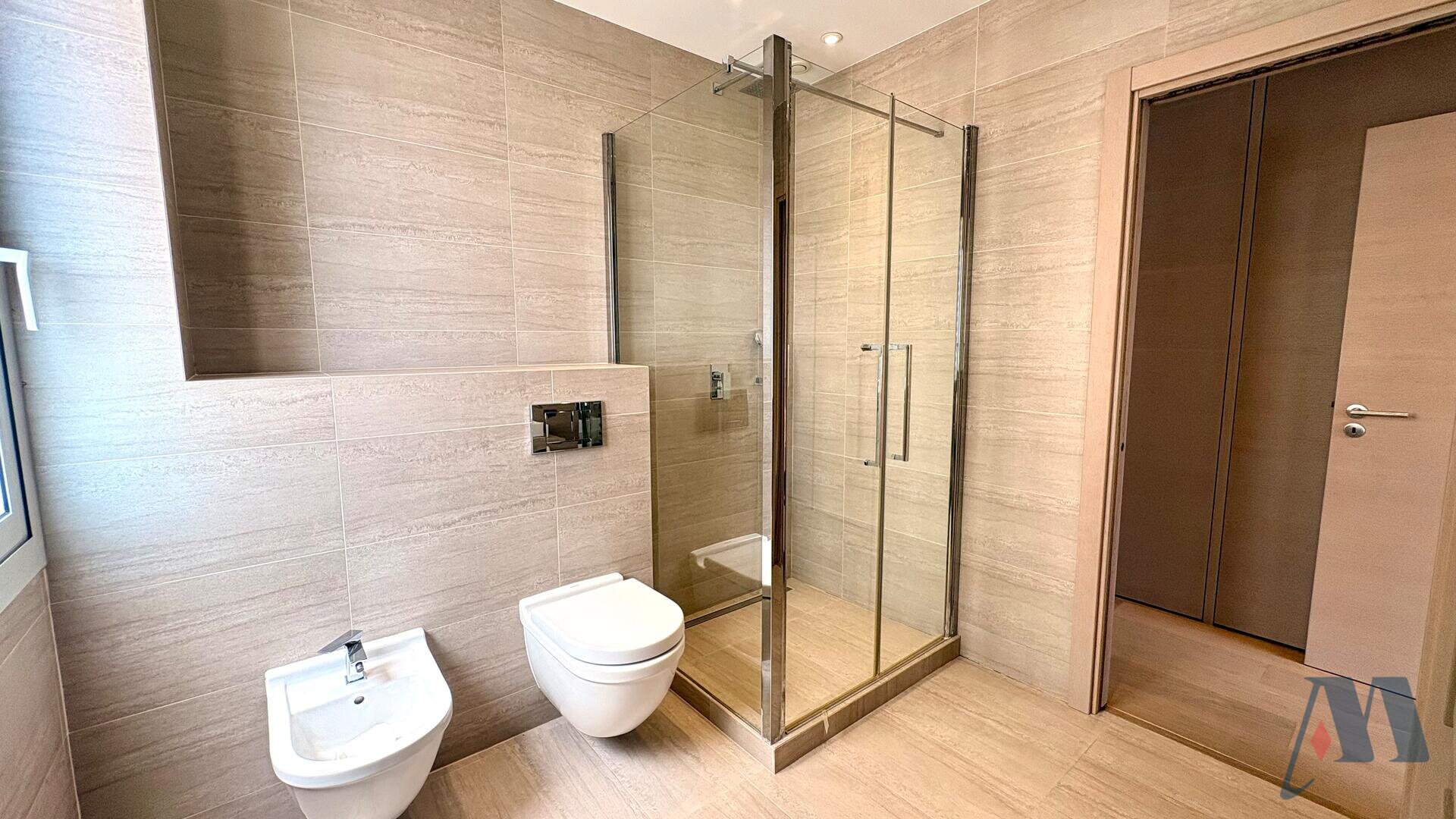 5 ROOM APARTMENT - CARRÉ D'OR - 11 / 18