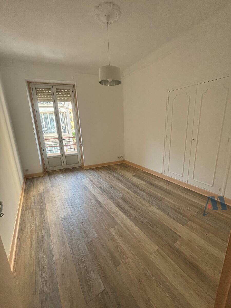 Appartement 2 PIECES - MONTE-CARLO - PROCHE CARRE D'OR - 1 / 8