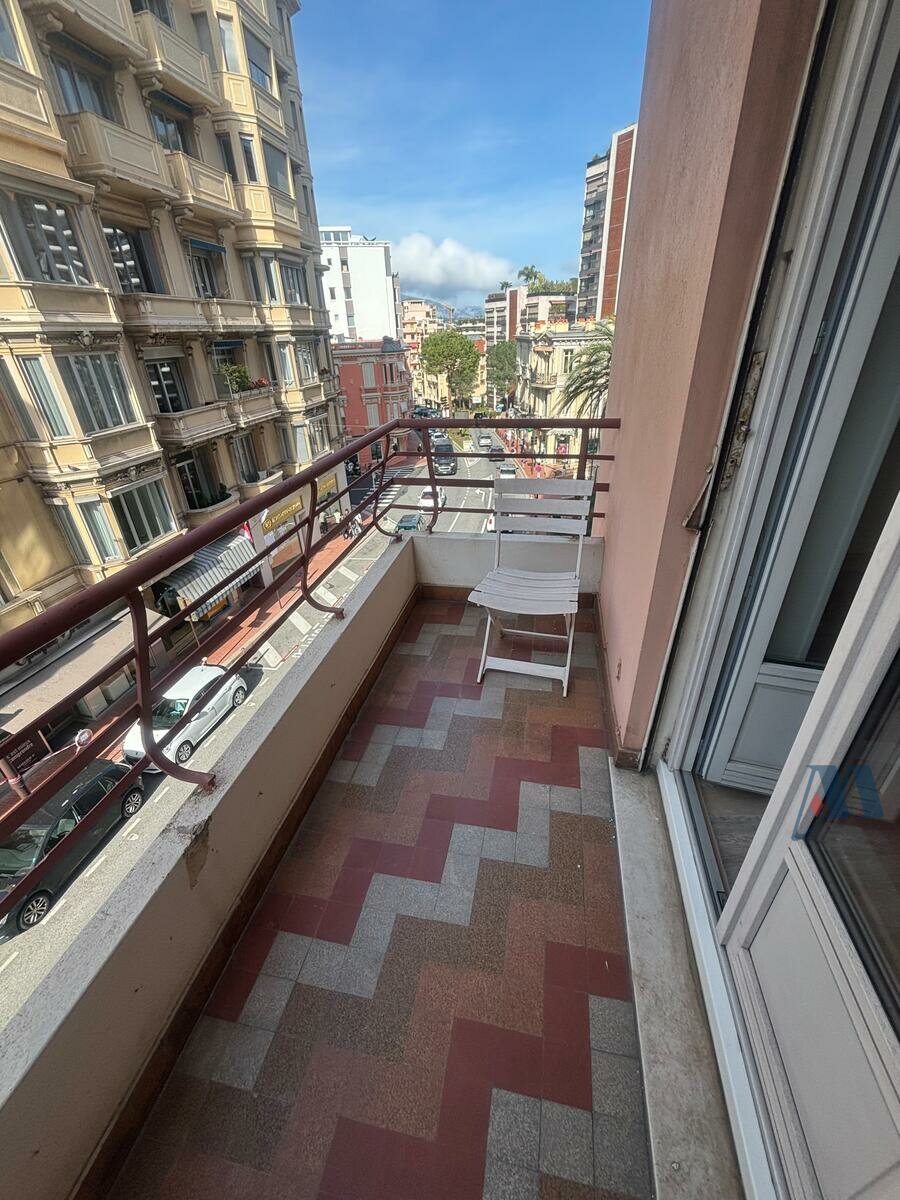 Appartement 2 PIECES - MONTE-CARLO - PROCHE CARRE D'OR - 5 / 8