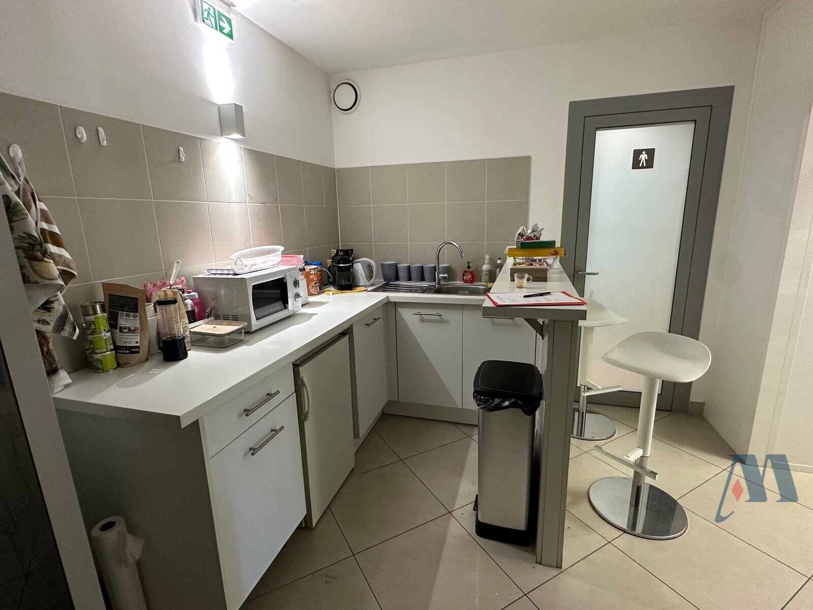 COMMERCIAL PREMISES AND OFFICES ON 3 LEVELS - 4 / 14