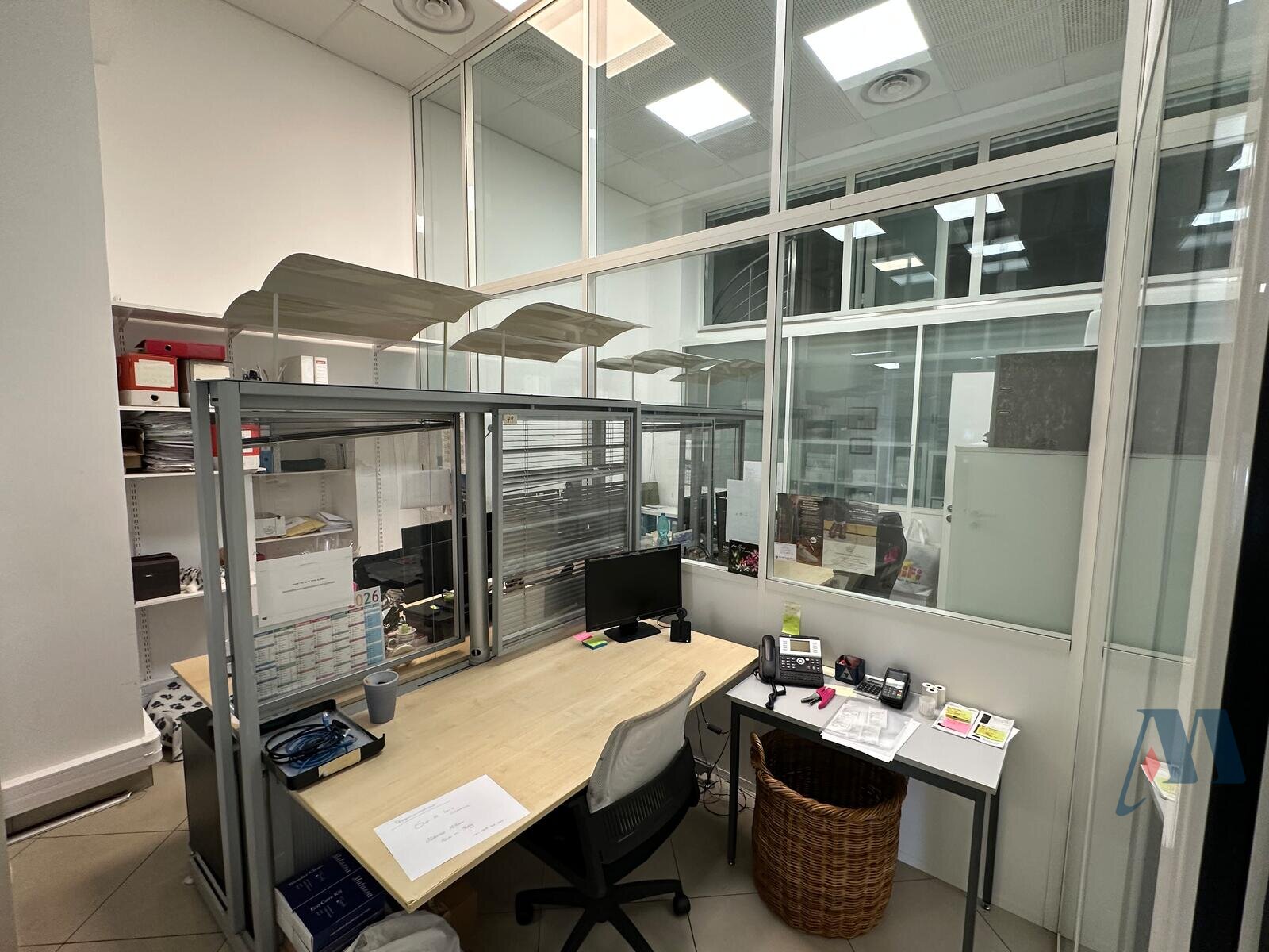 COMMERCIAL PREMISES AND OFFICES ON 3 LEVELS - 5 / 14