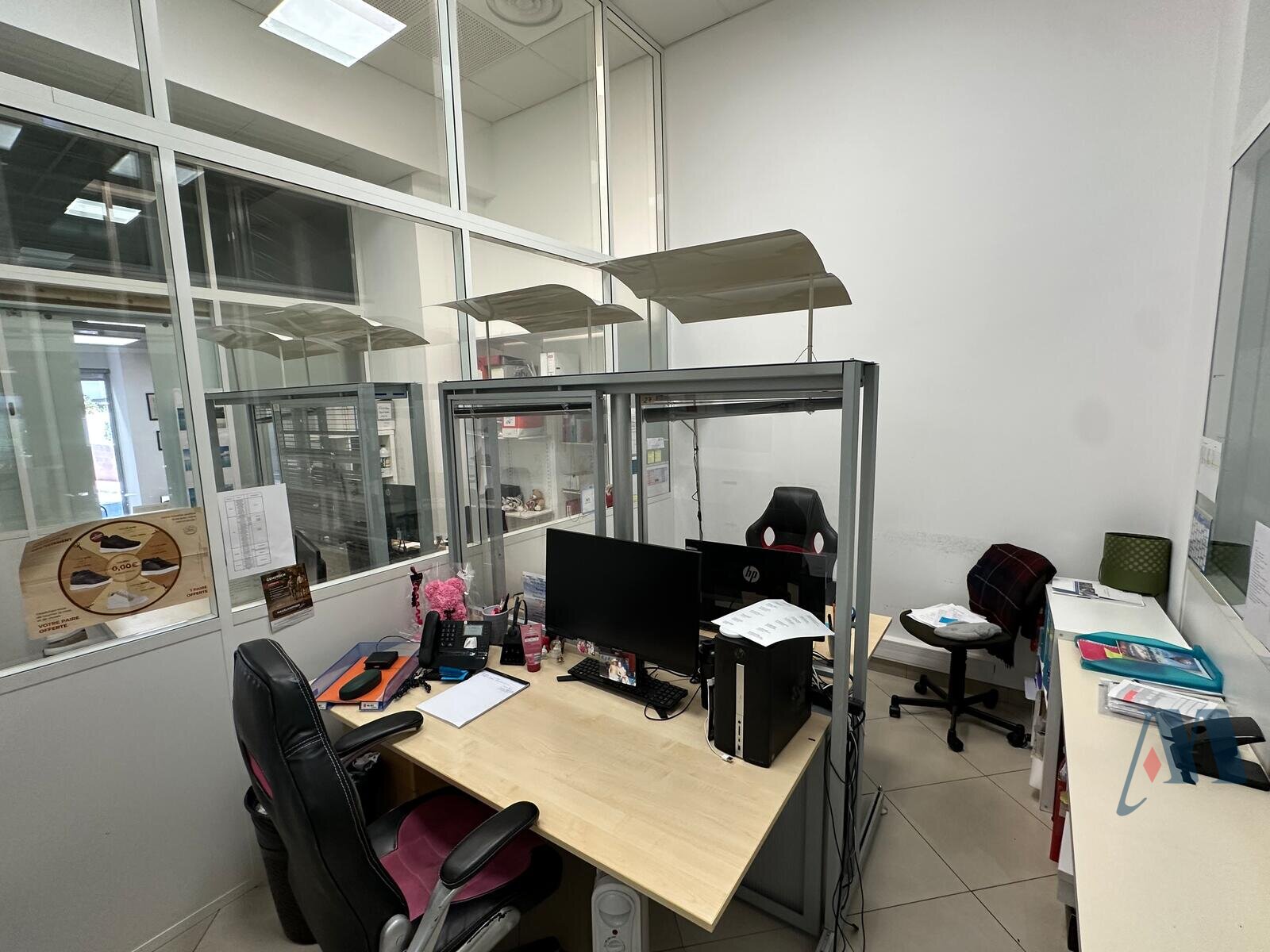 COMMERCIAL PREMISES AND OFFICES ON 3 LEVELS - 6 / 14