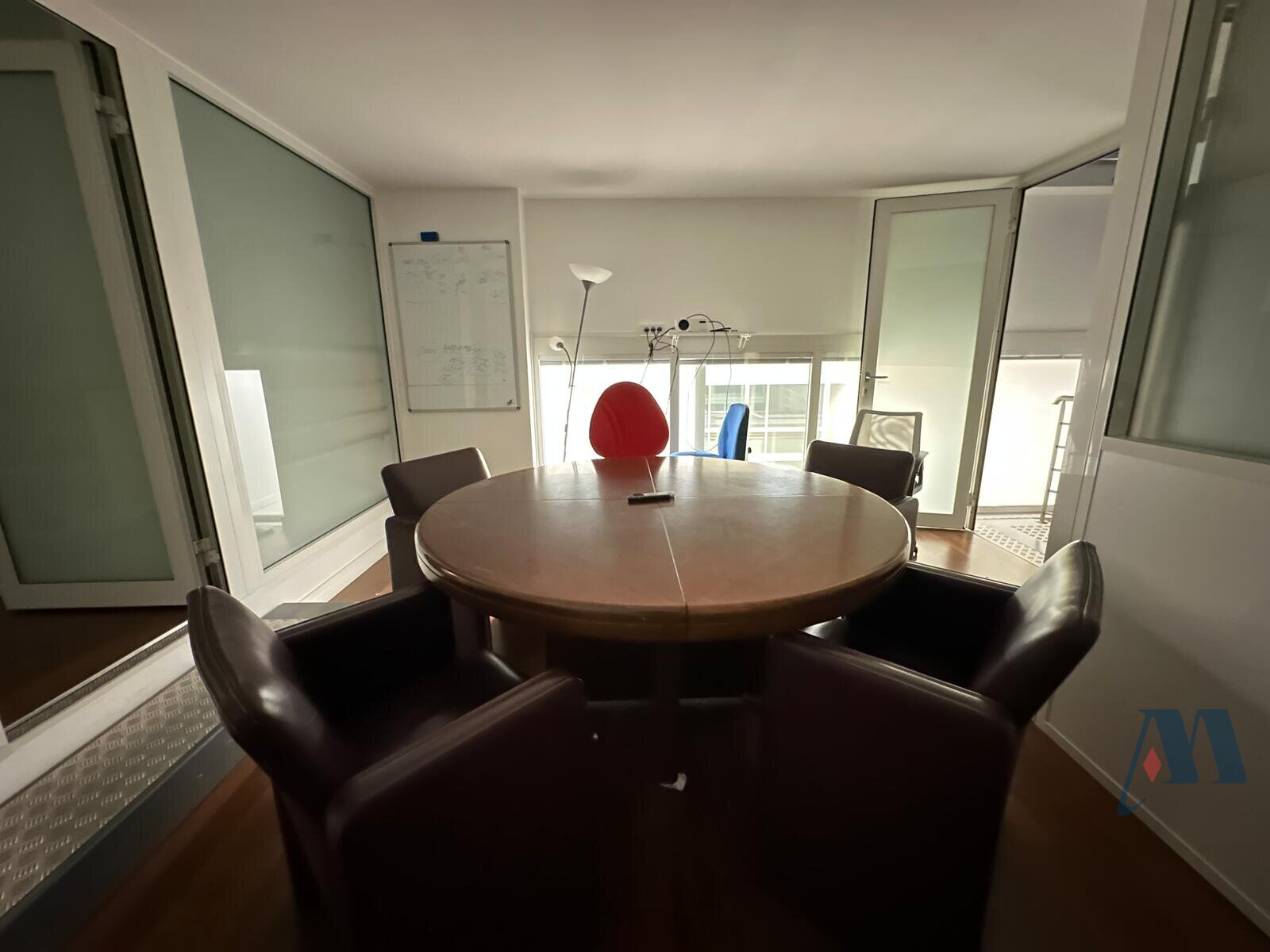 COMMERCIAL PREMISES AND OFFICES ON 3 LEVELS - 8 / 14