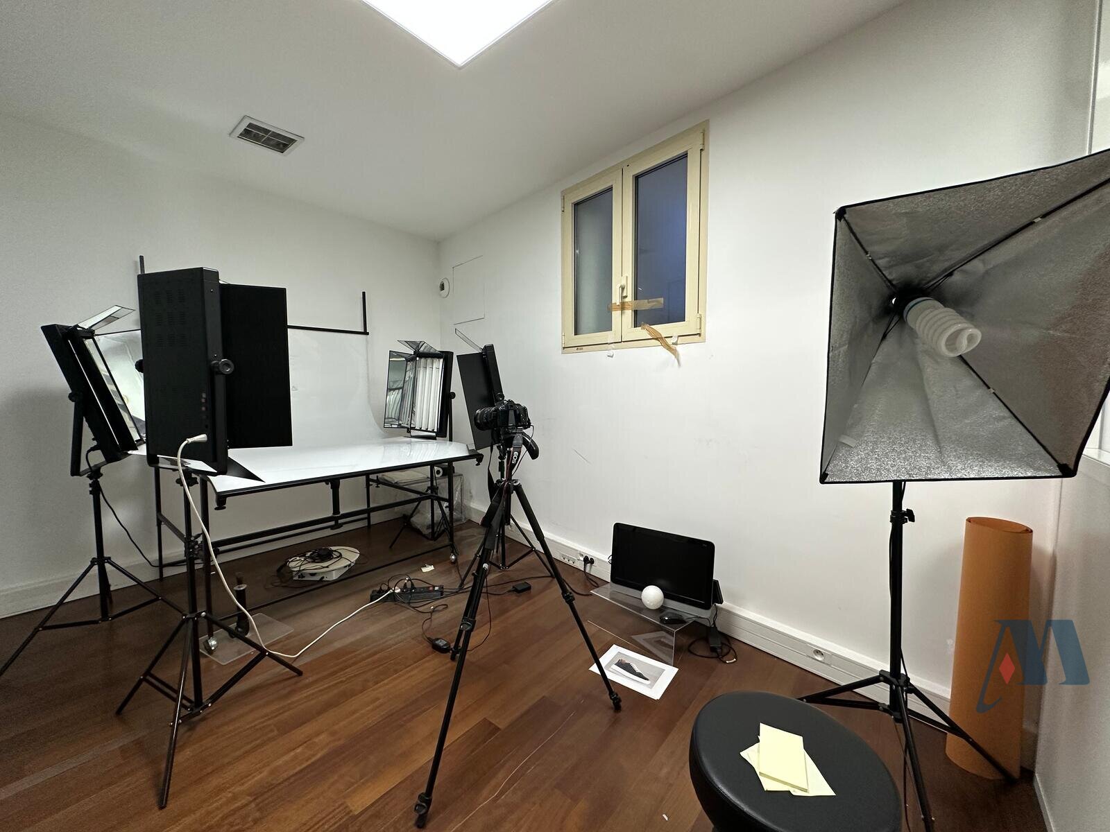 COMMERCIAL PREMISES AND OFFICES ON 3 LEVELS - 11 / 14