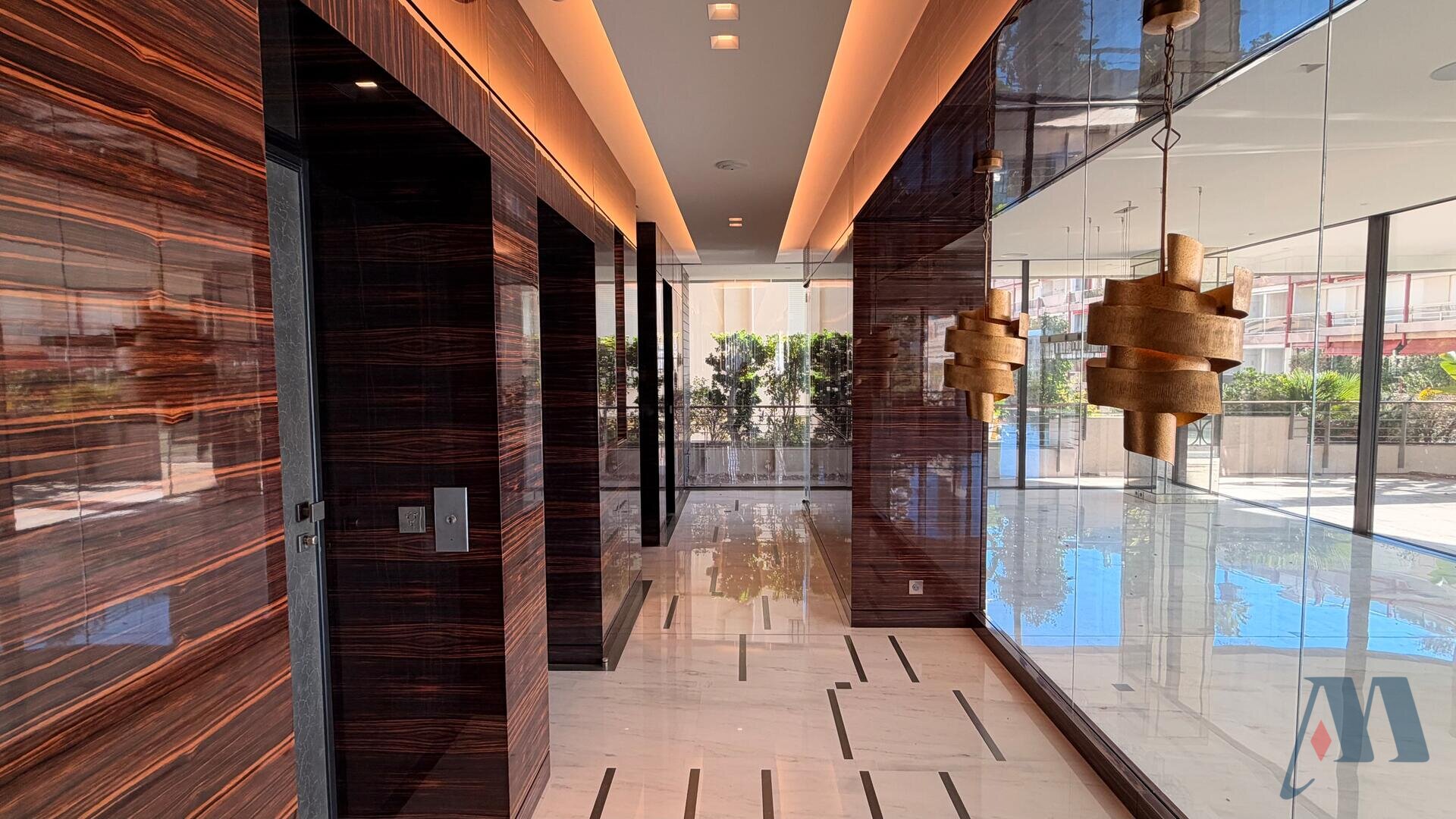 APPARTEMENT PRESTIGE 7 PIECES - CARRE D'OR - 6EME ETAGE - 4 / 9