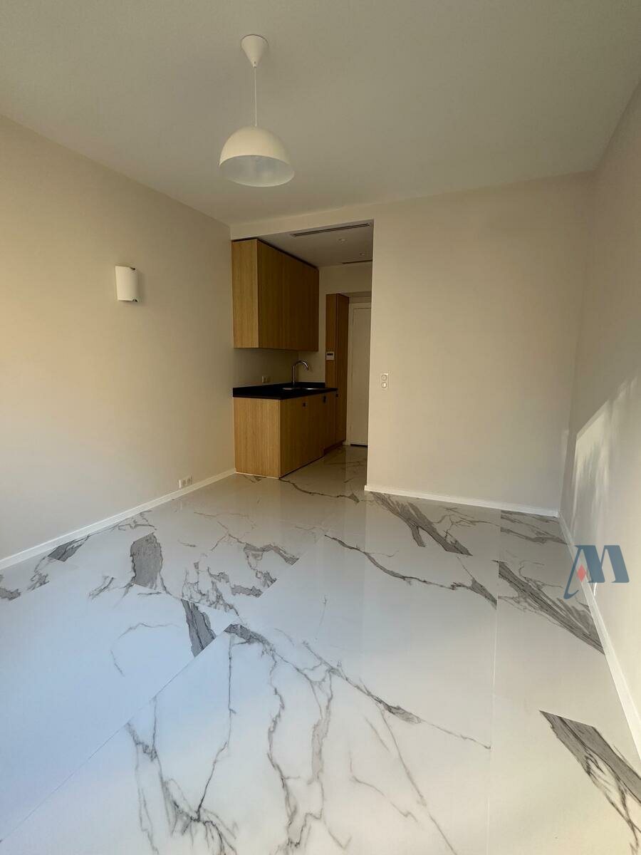 STUDIO - LA ROUSSE -ST ROMAN - 1 / 4