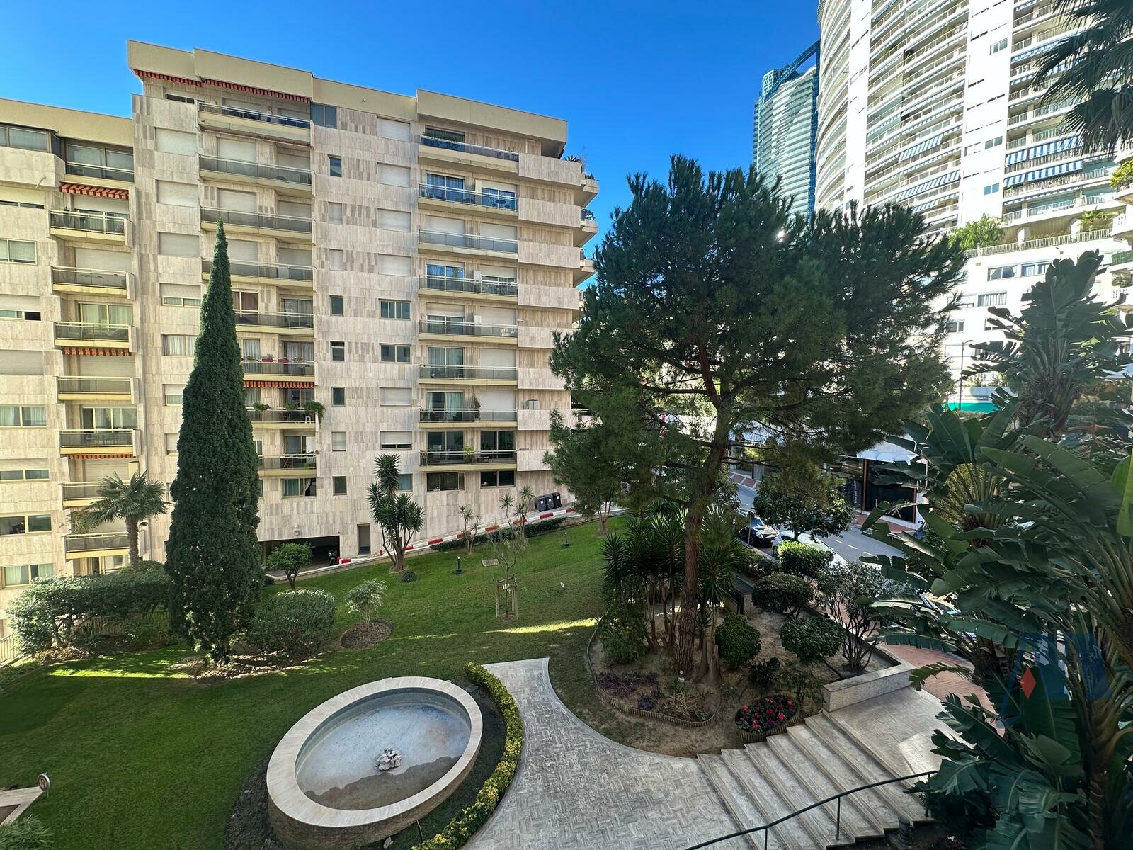 STUDIO - LA ROUSSE -ST ROMAN - 4 / 4