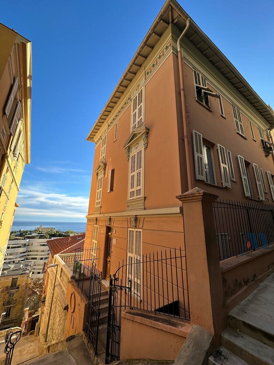 APPARTEMENT 3 PIECES - CONDAMINE - 1 / 8