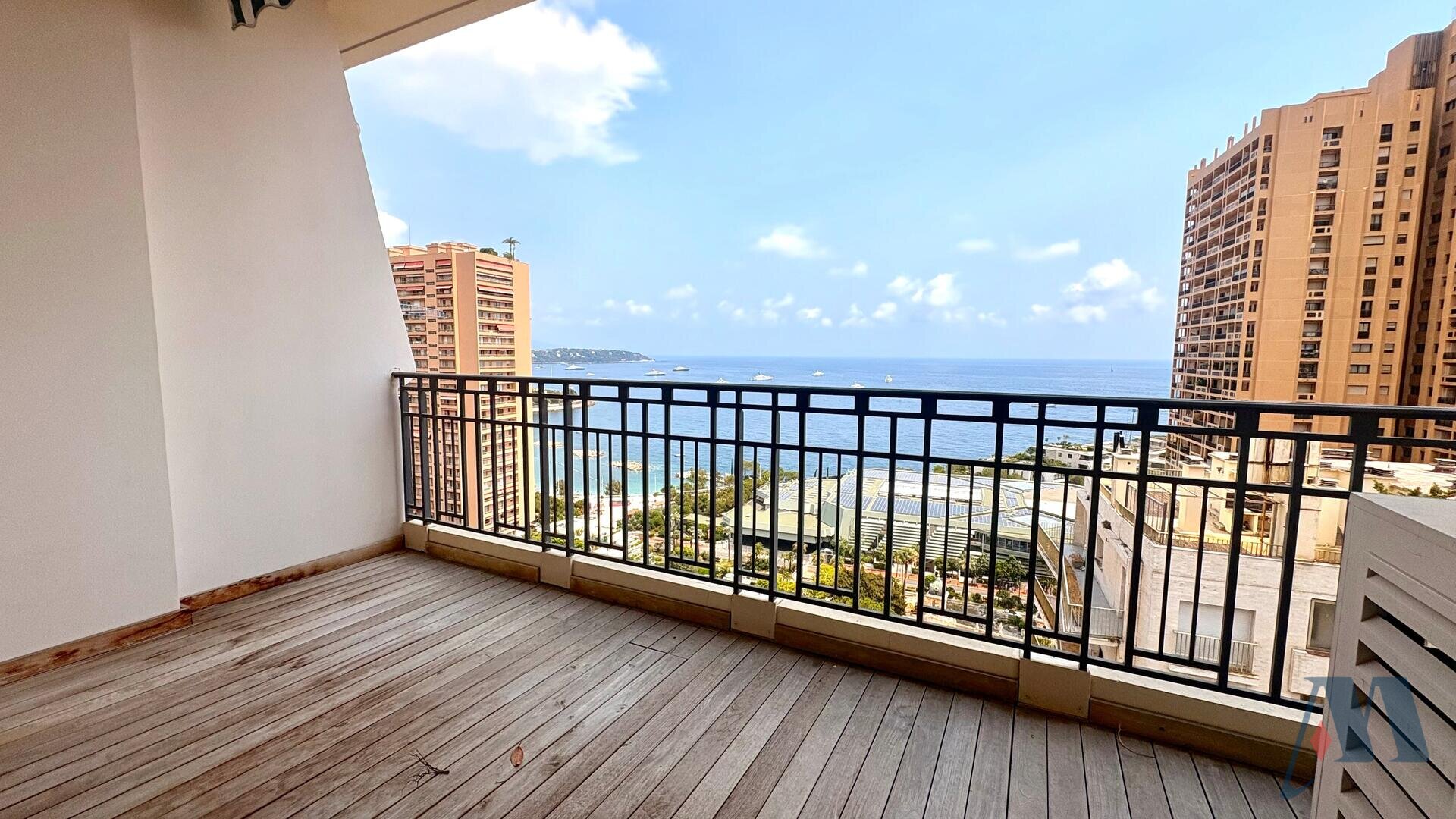 5 ROOM APARTMENT - CARRÉ D'OR - 16 / 18