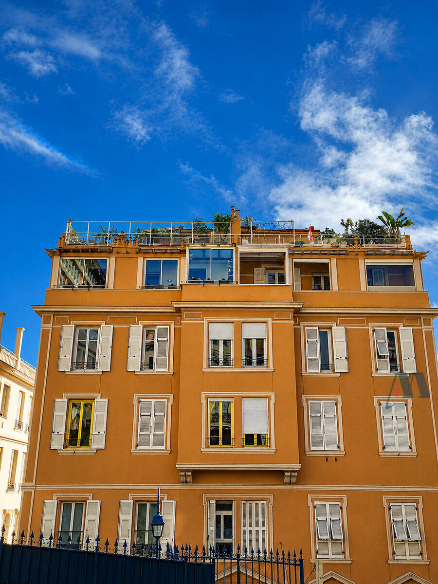 APPARTEMENT 5 PIECES EN DUPLEX - LA ROUSSE - ST ROMAN - 1 / 1