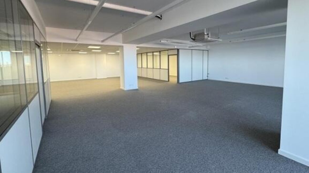 LOCAL COMMERCIAL - FONTVIEILLE - 3 / 6