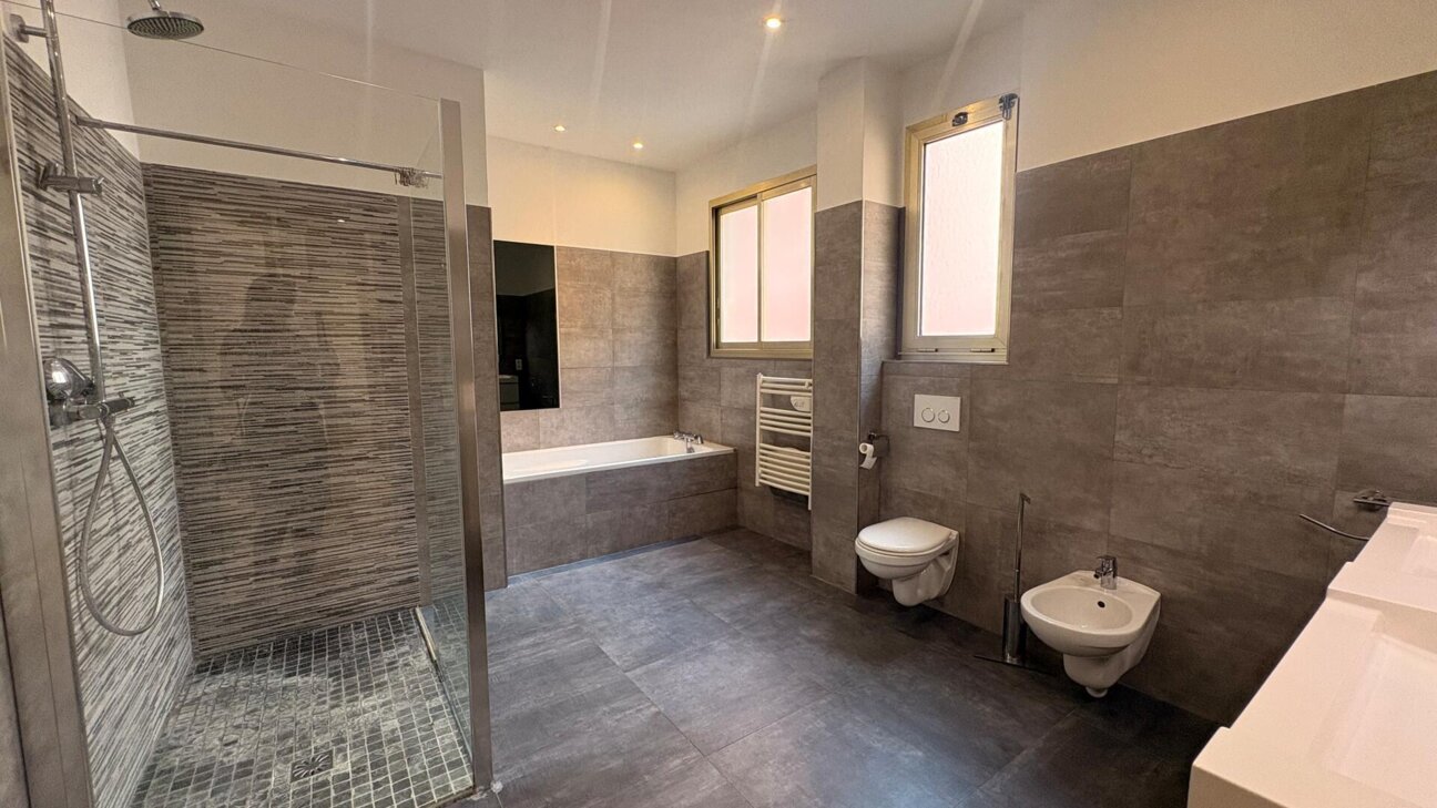 4/5 ROOM APARTMENT - LA ROUSSE - ST ROMAN - 7 / 11