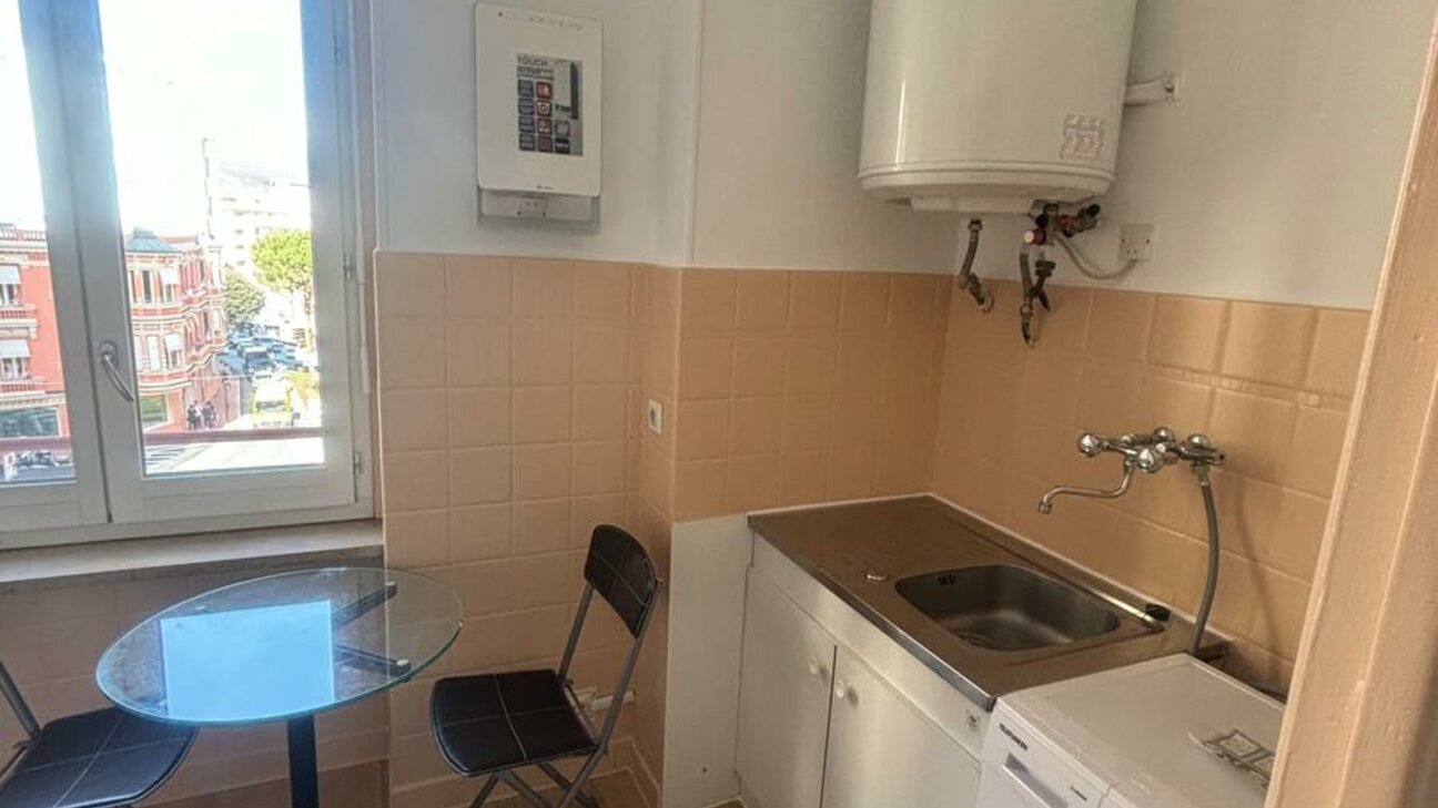 Appartement 2 PIECES - MONTE-CARLO - PROCHE CARRE D'OR - 7 / 8