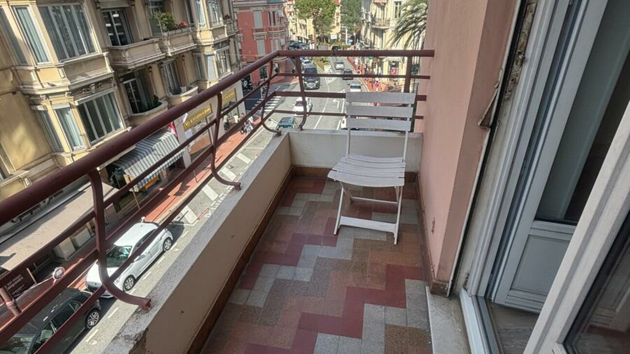 Appartement 2 PIECES - MONTE-CARLO - PROCHE CARRE D'OR - 5 / 8