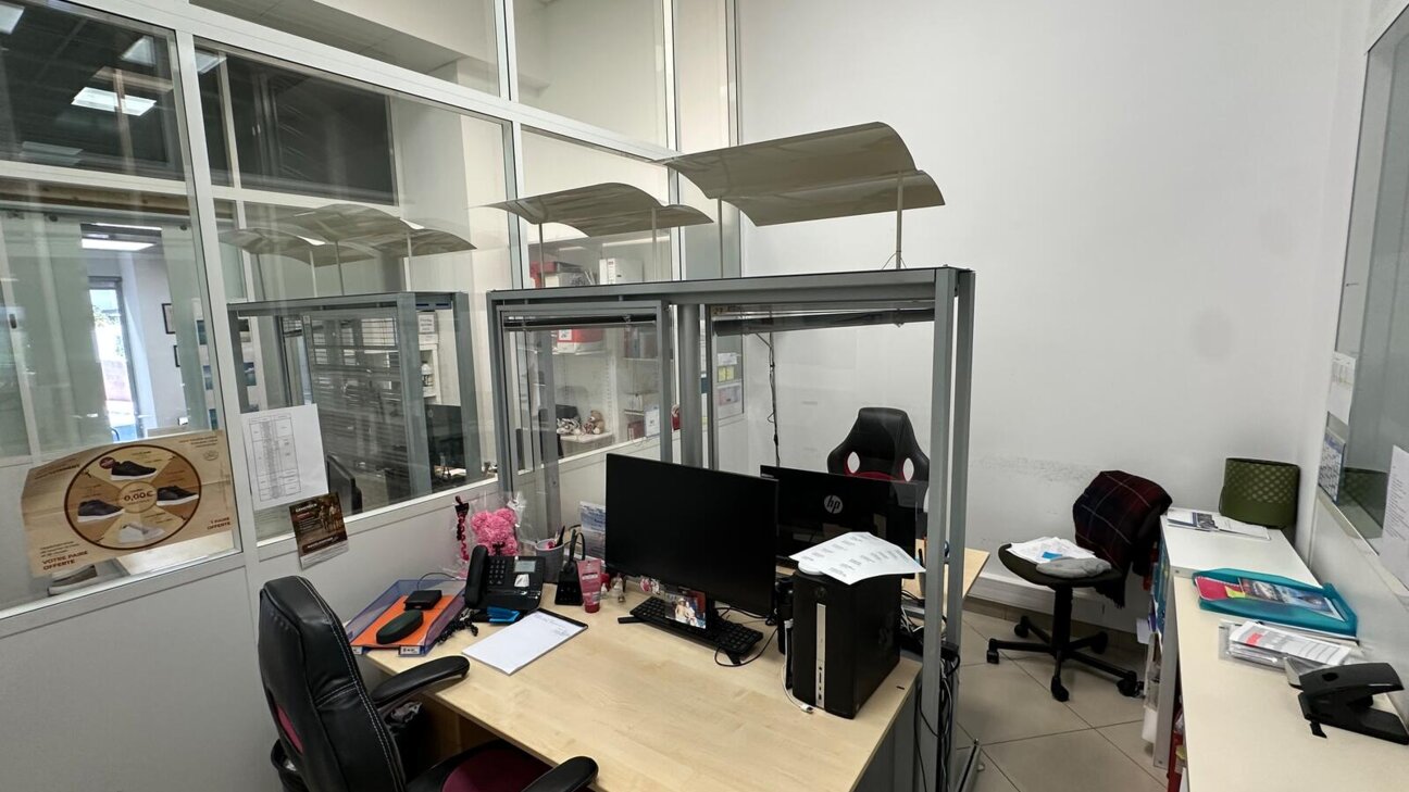 COMMERCIAL PREMISES AND OFFICES ON 3 LEVELS - 6 / 14