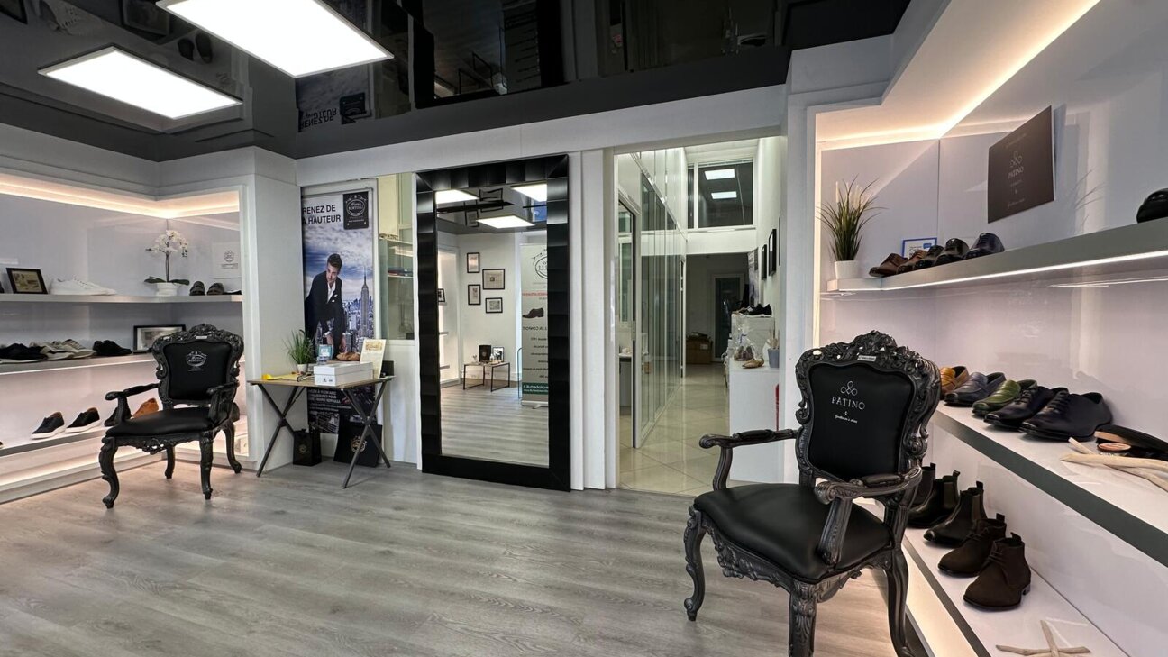 COMMERCIAL PREMISES AND OFFICES ON 3 LEVELS - 2 / 14