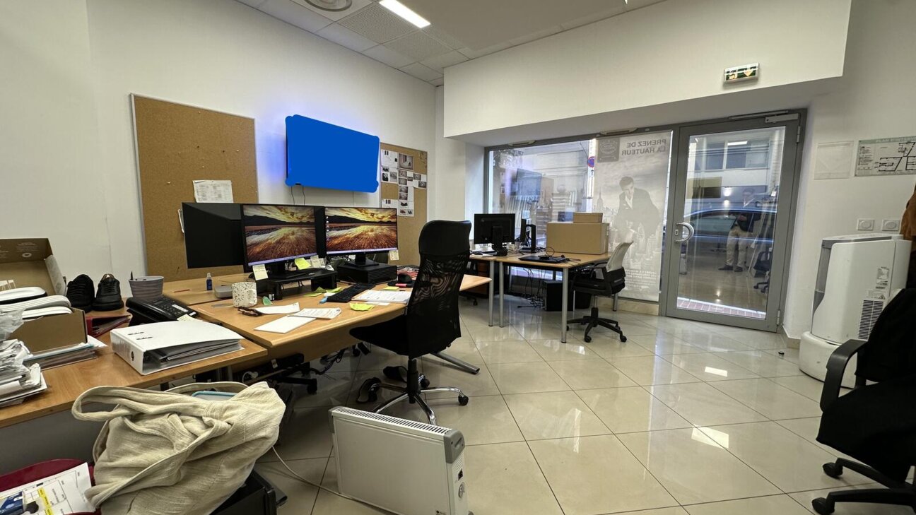 COMMERCIAL PREMISES AND OFFICES ON 3 LEVELS - 7 / 14