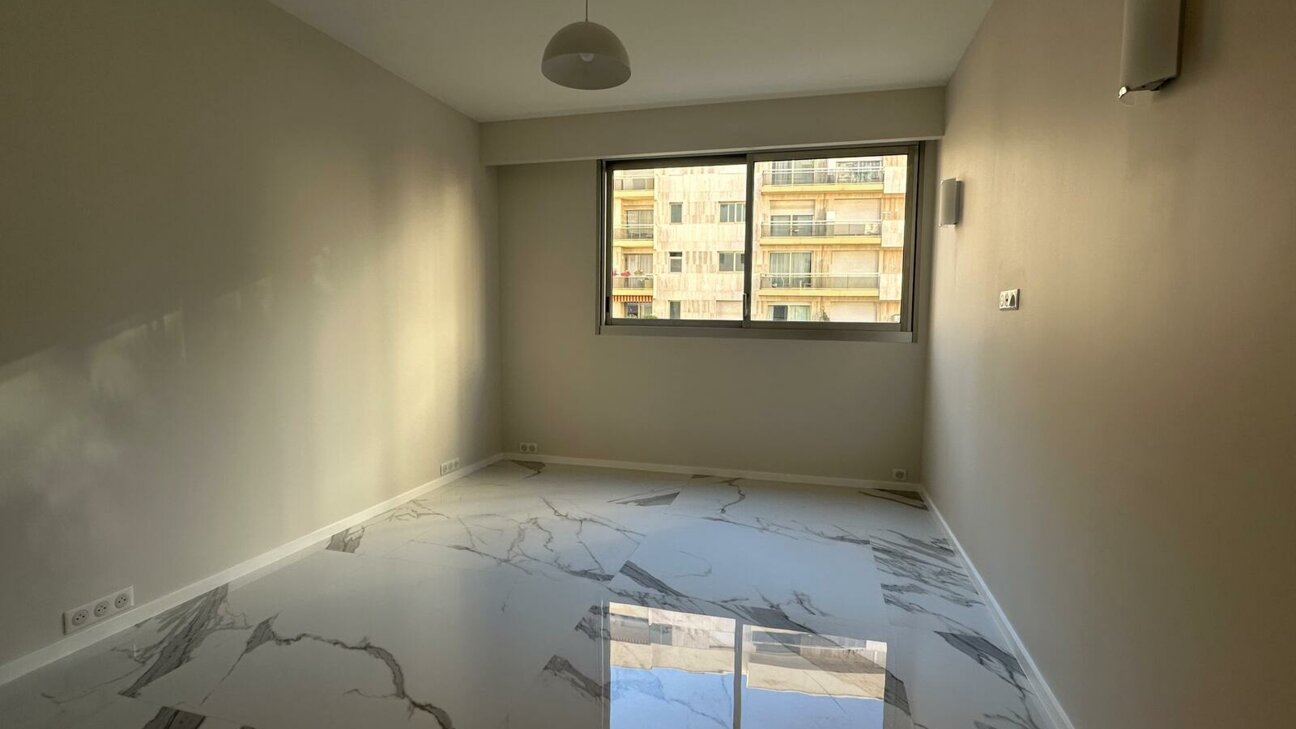 STUDIO - LA ROUSSE -ST ROMAN - 3 / 4