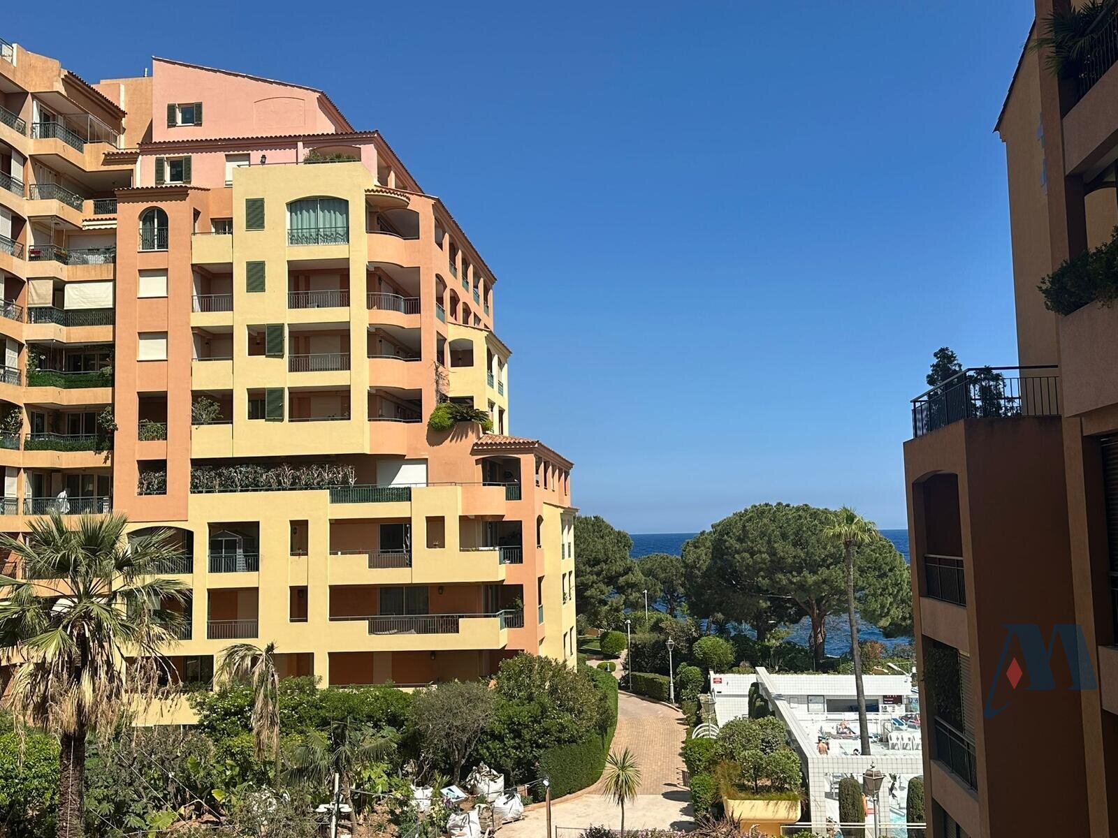 APPARTEMENT 3 PIECES - FONTVIEILLE - 1 / 7